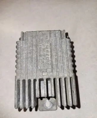 Mercedes-Benz A W168 Coolant fan relay 0275458032 E5001004
