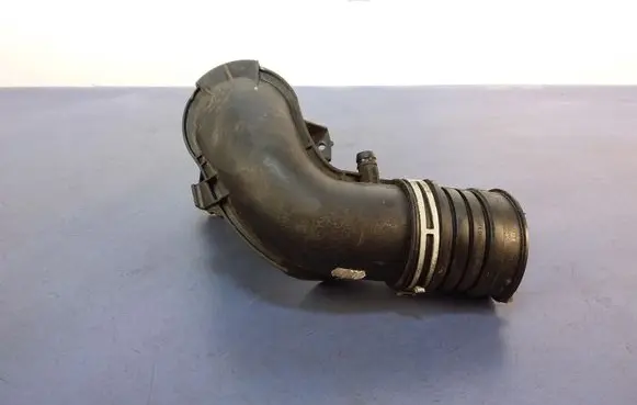 Mercedes-Benz CLK A209 C209 Air intake hose/pipe A2710900629