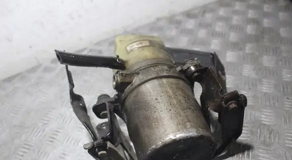 Ford Focus Electric power steering pump 4M513K514
