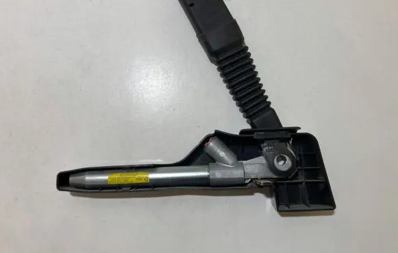 Infiniti QX70 S51 Front seatbelt