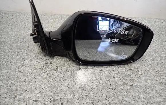 Hyundai Veloster Front door electric wing mirror