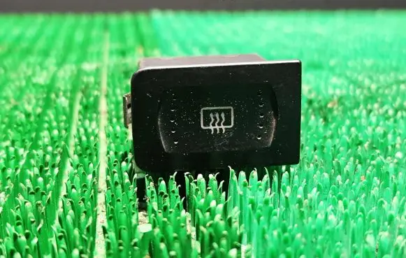 Windscreen/window heater switch