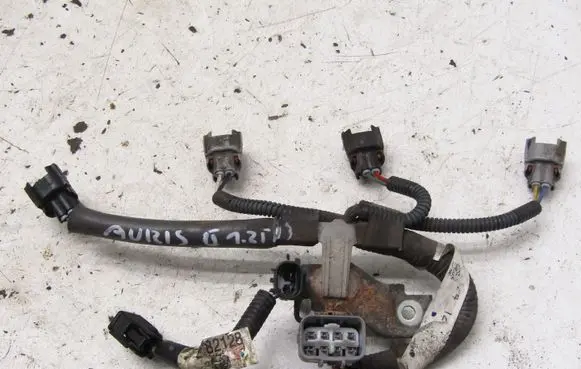 Toyota Auris E180 Fuel injector wires 9758