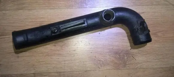 Audi A4 S4 B5 8D Intercooler hose/pipe 8d0145840a