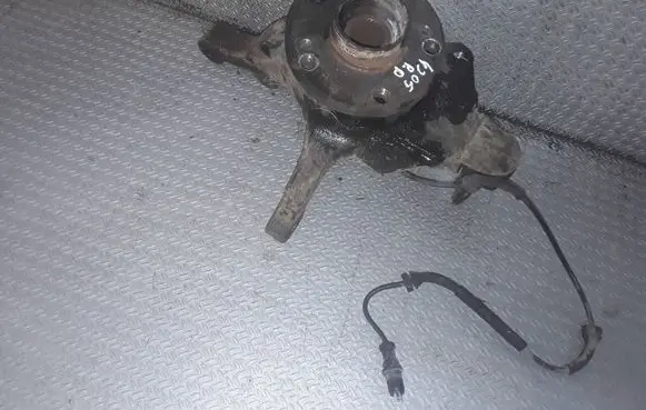 Renault Espace IV Front wheel hub spindle knuckle 
