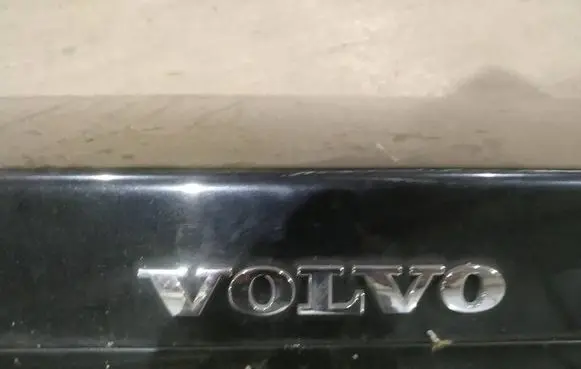 Volvo S40 Manufacturer badge logo/emblem 