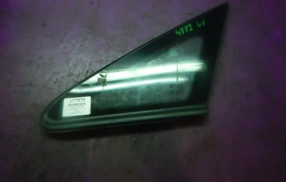 Opel Zafira B Rear side window