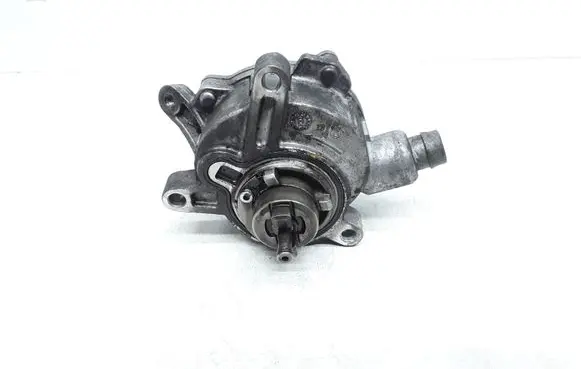 Volvo V70 Vacuum pump 30731825