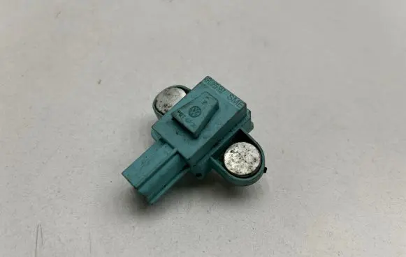 Audi A6 S6 C6 4F Airbag deployment crash/impact sensor 4F0955557