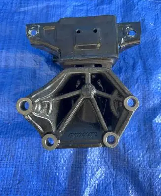 KIA Stonic Gearbox mounting bracket 