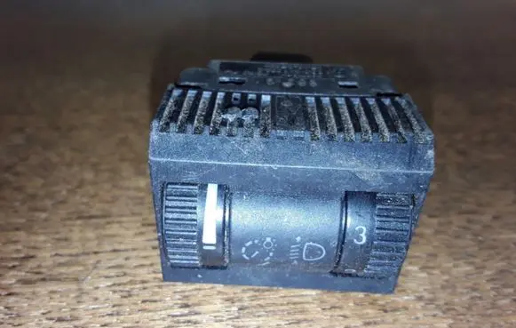 Volkswagen Polo Headlight level height control switch 6Q0941333C