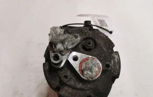 Ford Focus Air conditioning (A/C) compressor (pump) 5M5HBB