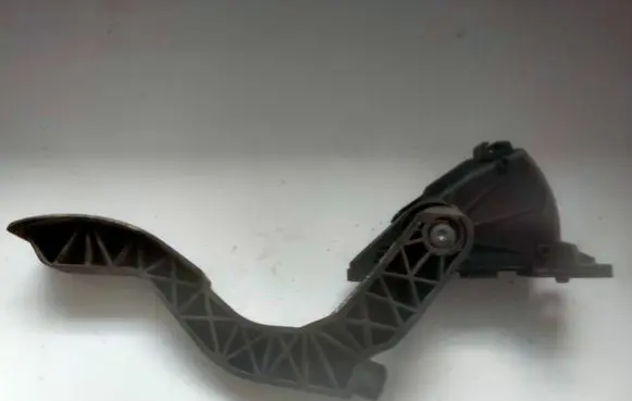 Audi A4 S4 B5 8D Accelerator throttle pedal 8D1721523 6PV00777007