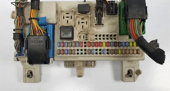 Ford Focus Comfort/convenience module 8690719