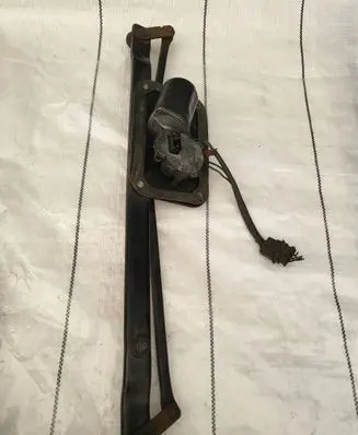 Land Rover Discovery Front wiper linkage and motor