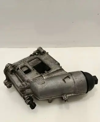 BMW 5 E60 E61 Oil filter mounting bracket 7797392 51750610