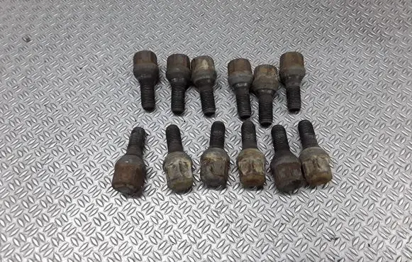 Nissan Note (E11) Nuts/bolts 