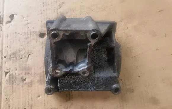 Iveco Daily 35 - 40.10 Gearbox mounting bracket SILNIKA504388826