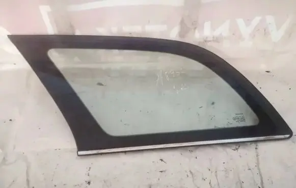 Toyota Avensis T250 Rear side window