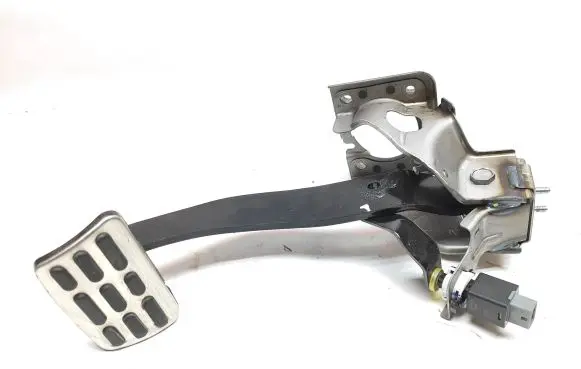 KIA Sorento Brake pedal