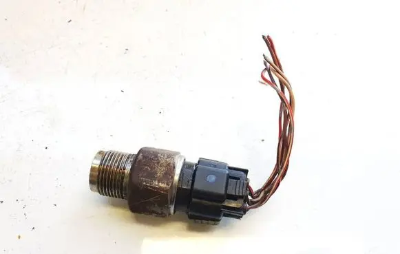Toyota Avensis Verso Fuel pressure sensor 11663 11194