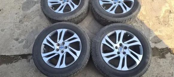 Volvo XC70 R17 alloy rim 31302112