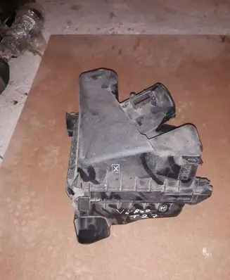 Toyota Verso Air filter box 0R04
