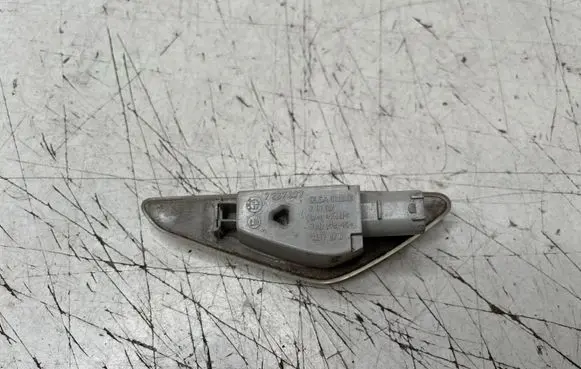 BMW X5 E70 Front fender indicator light 7171007 7267977 0218100