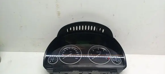 BMW X4 F26 Speedometer (instrument cluster) 17649411