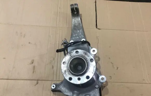 BMW 5 F10 F11 Front wheel hub 6775769