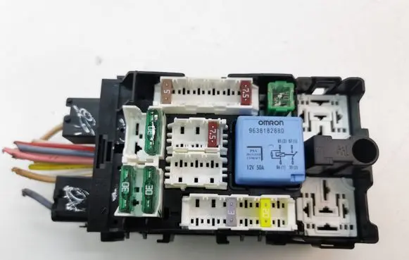 Citroen DS4 Fuse module 9665492680