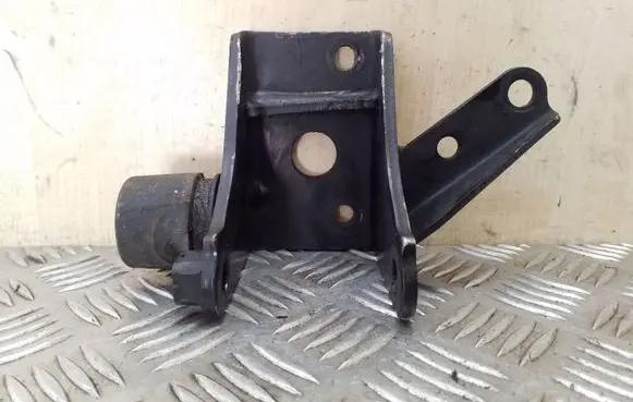 Toyota Corolla E120 E130 Gearbox mounting bracket