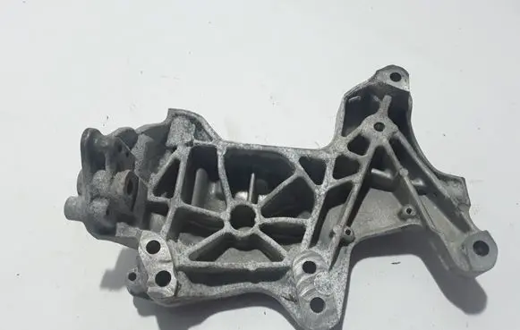 Opel Vivaro Engine mounting bracket 112313054R