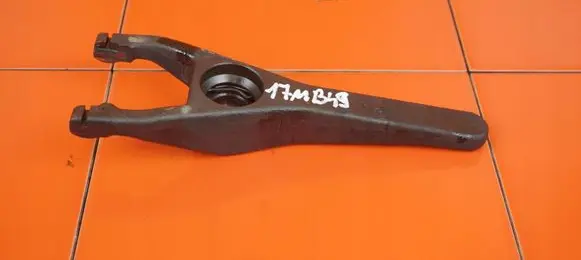Nissan Navara D40 Clutch release arm fork SPRZEGLA YD25