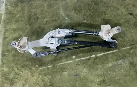 Hyundai Kona I Front wiper linkage 345532525