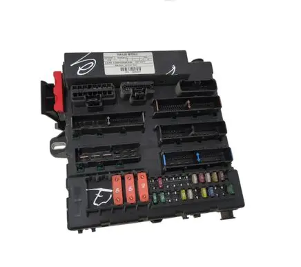 Opel Vectra C Fuse module 13170890