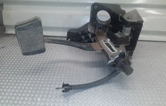 Chrysler Pacifica Brake pedal 