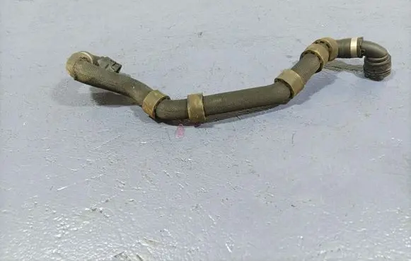 Mercedes-Benz AMG GT R190 C190 Engine coolant pipe/hose A2135011801