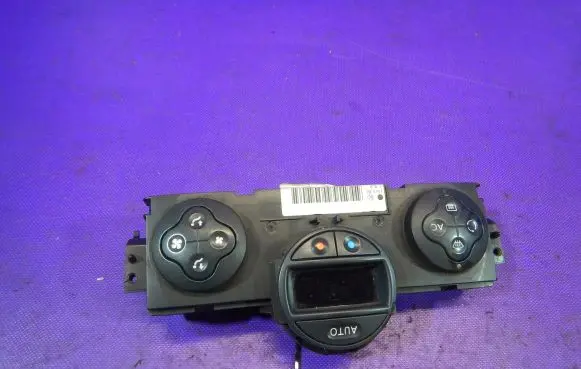 Renault Megane II Interior fan control switch 8200344840