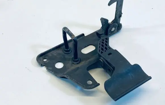 Audi A6 S6 C6 4F Engine bonnet/hood lock/latch loop/hook 4F0823480A
