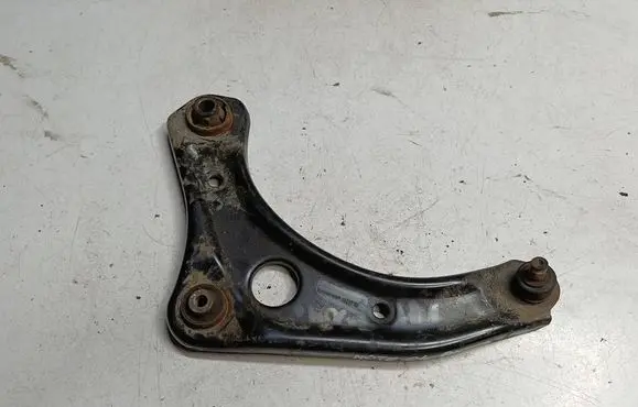 Nissan Note (E12) Front control arm