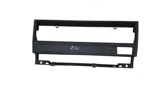 BMW 5 E39 Radio/GPS head unit trim 8233461 6799191