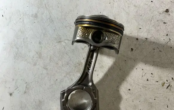 Subaru Outback (BT) Piston with connecting rod CM0500509 12100AA540 12033AD49A