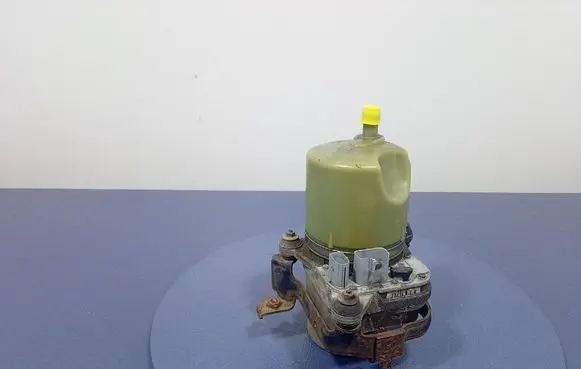 Volvo S40 Power steering pump 4N513K514DJ