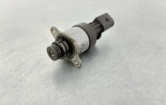 BMW 1 E82 E88 Fuel pressure sensor 0928400691