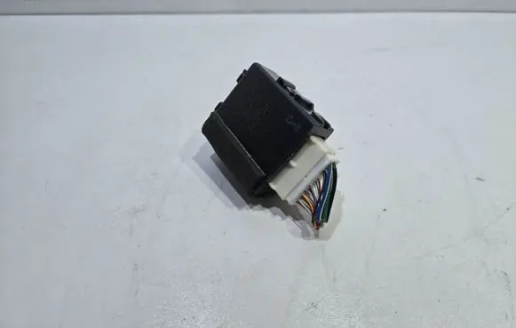 Lexus CT 200H Window washer relay 8594076010 4230001210