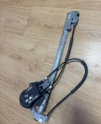 Peugeot 806 Rear door manual window regulator 111418