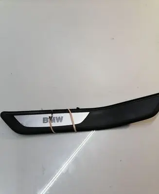 Front sill trim cover