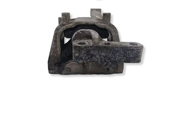 Volkswagen Tiguan Engine mount bracket 5N0199262