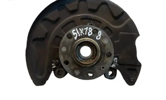 Volkswagen Golf VII Front wheel hub